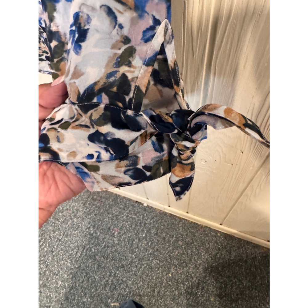 Zac & Rachel Blouse Large Blue White Floral - Picture 2 of 10
